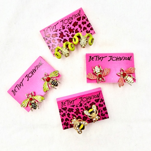 BETSEY JOHNSON EARRINGS FLY BEE BUG - Picture 9 of 9